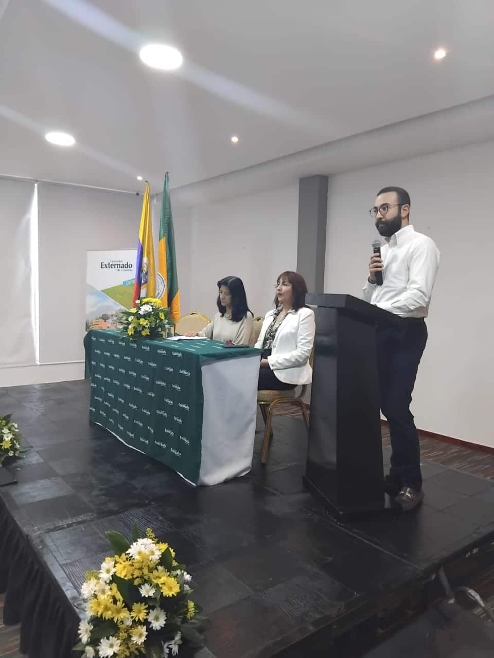 El Externado celebra la graduación de los nuevos especialistas en ...